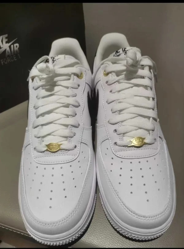 Air Force Easy On Low Sneakers White Edition